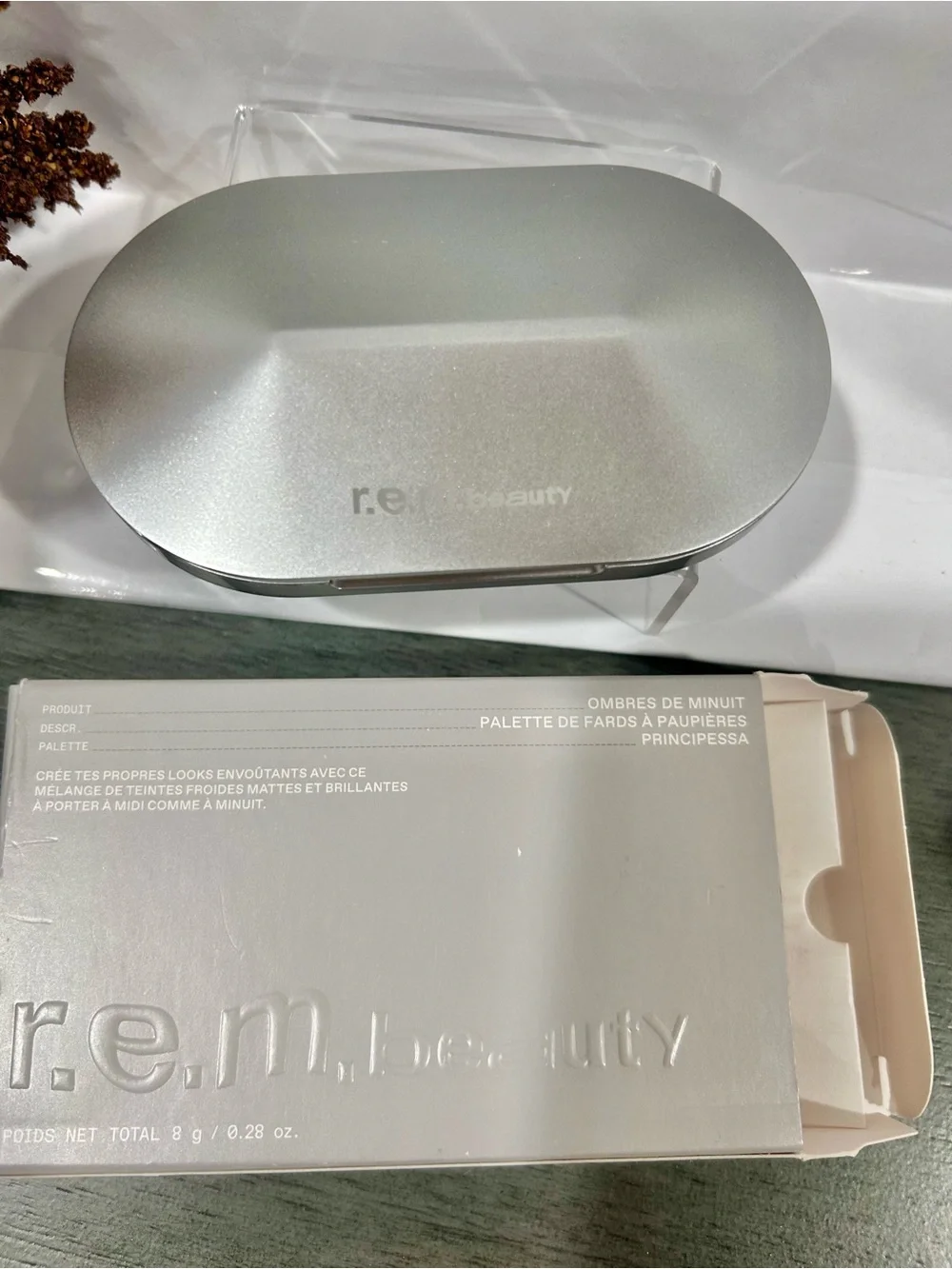 r.e.m. beauty Midnight Shadows Eyeshadow Palette in the shade Principessa